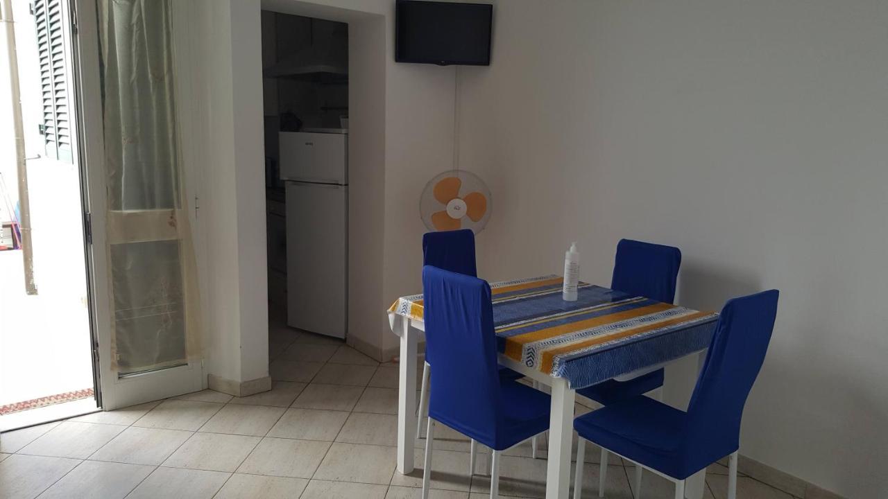 Il Gabbiano Apartment Виареджо Екстериор снимка